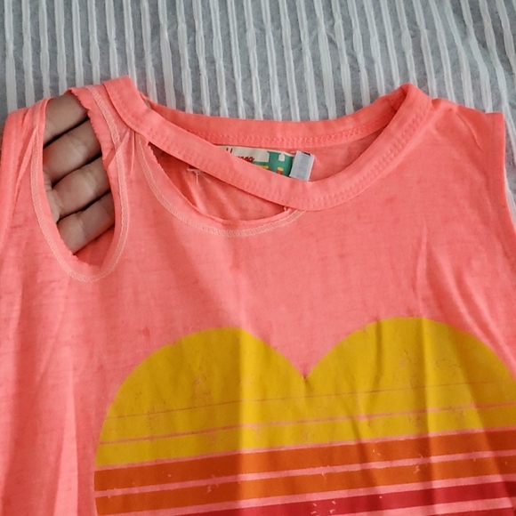 Tank - Picture 3 of 3